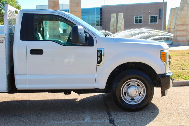2017 Ford F-250 Super Duty Utility Service Truck W/Power Lift Gate | Irving, Texas | Lonestar Automart Inc. 2017 Ford F-250 Super Duty Utility Service Truck W/Power Lift Gate | Irving, Texas | Lonestar Automart Inc.