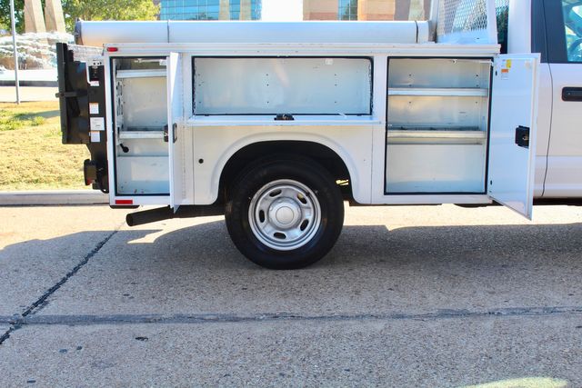 2017 Ford F-250 Super Duty Utility Service Truck W/Power Lift Gate | Irving, Texas | Lonestar Automart Inc. 2017 Ford F-250 Super Duty Utility Service Truck W/Power Lift Gate | Irving, Texas | Lonestar Automart Inc.