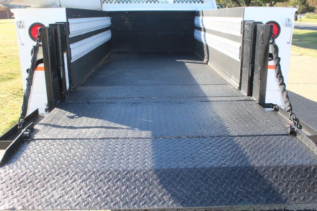 2017 Ford F-250 Super Duty Utility Service Truck W/Power Lift Gate | Irving, Texas | Lonestar Automart Inc. 2017 Ford F-250 Super Duty Utility Service Truck W/Power Lift Gate | Irving, Texas | Lonestar Automart Inc.