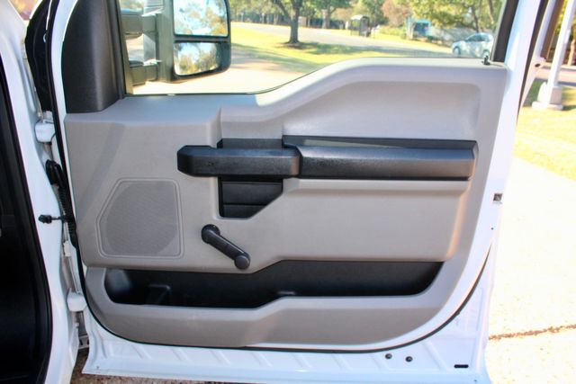 2017 Ford F-250 Super Duty Utility Service Truck W/Power Lift Gate | Irving, Texas | Lonestar Automart Inc. 2017 Ford F-250 Super Duty Utility Service Truck W/Power Lift Gate | Irving, Texas | Lonestar Automart Inc.