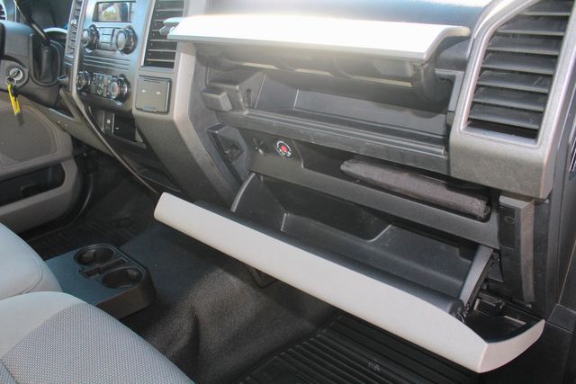 2017 Ford F-250 Super Duty Utility Service Truck W/Power Lift Gate | Irving, Texas | Lonestar Automart Inc. 2017 Ford F-250 Super Duty Utility Service Truck W/Power Lift Gate | Irving, Texas | Lonestar Automart Inc.