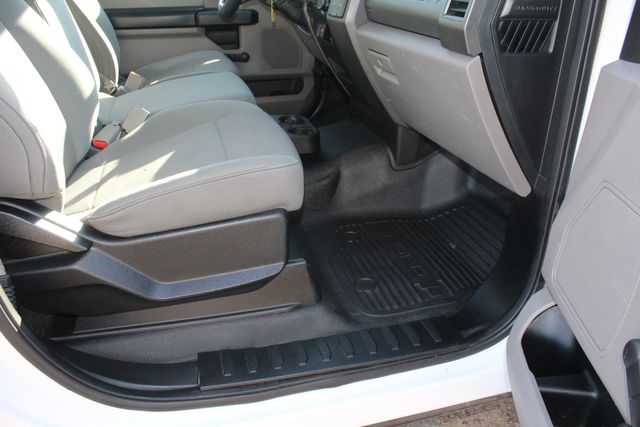 2017 Ford F-250 Super Duty Utility Service Truck W/Power Lift Gate | Irving, Texas | Lonestar Automart Inc. 2017 Ford F-250 Super Duty Utility Service Truck W/Power Lift Gate | Irving, Texas | Lonestar Automart Inc.