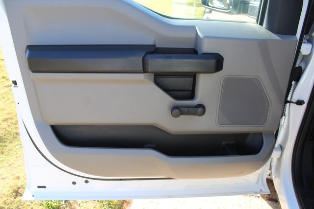 2017 Ford F-250 Super Duty Utility Service Truck W/Power Lift Gate | Irving, Texas | Lonestar Automart Inc. 2017 Ford F-250 Super Duty Utility Service Truck W/Power Lift Gate | Irving, Texas | Lonestar Automart Inc.