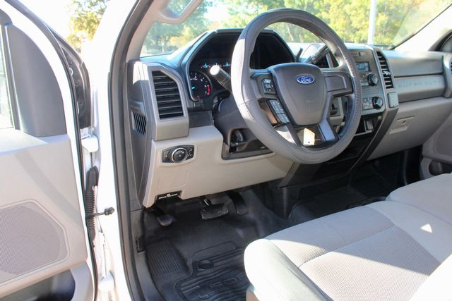 2017 Ford F-250 Super Duty Utility Service Truck W/Power Lift Gate | Irving, Texas | Lonestar Automart Inc. 2017 Ford F-250 Super Duty Utility Service Truck W/Power Lift Gate | Irving, Texas | Lonestar Automart Inc.