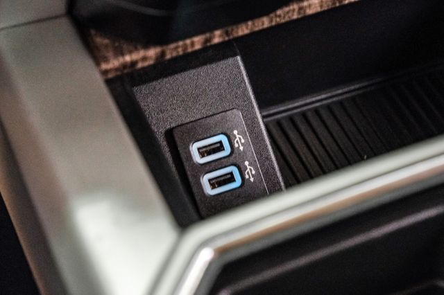 2017 Ford F-350 Super Duty Lariat | New York, NY | Spincar Demo Account 2017 Ford F-350 Super Duty Lariat | New York, NY | Spincar Demo Account