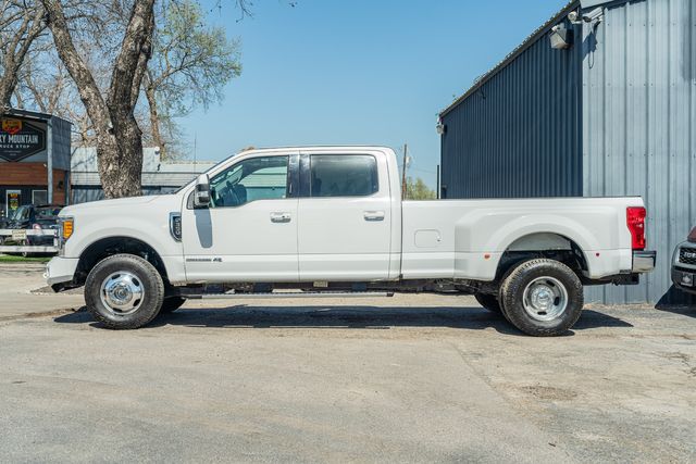 2017 Ford F-350 Super Duty Lariat ULTIMATE CREW CAB 4X4 / 6.7L / ONE TX OWNER | Austin, TX | Rocky Mountain Truck Stop Austin