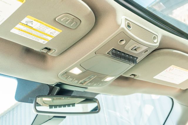 2017 Ford F-350 Super Duty Lariat ULTIMATE CREW CAB 4X4 / 6.7L / ONE TX OWNER | Austin, TX | Rocky Mountain Truck Stop Austin