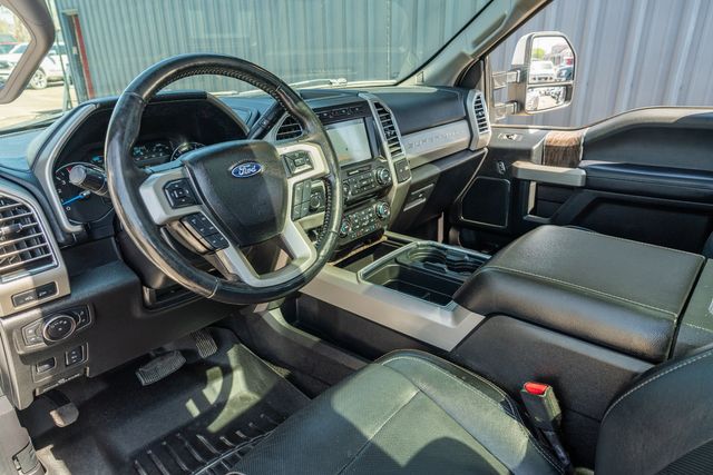 2017 Ford F-350 Super Duty Lariat ULTIMATE CREW CAB 4X4 / 6.7L / ONE TX OWNER | Austin, TX | Rocky Mountain Truck Stop Austin