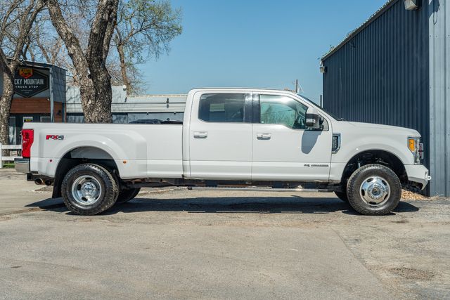 2017 Ford F-350 Super Duty Lariat ULTIMATE CREW CAB 4X4 / 6.7L / ONE TX OWNER | Dallas, TX | Rocky Mountain Truck Stop Dallas 2017 Ford F-350 Super Duty Lariat ULTIMATE CREW CAB 4X4 / 6.7L / ONE TX OWNER | Dallas, TX | Rocky Mountain Truck Stop Dallas