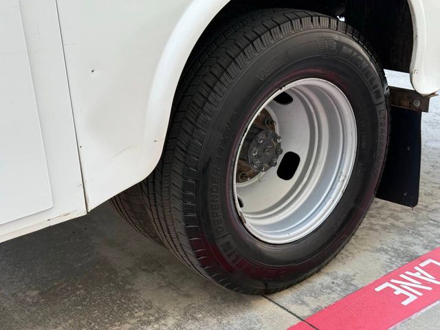 2017 Ford F-350 Super Duty XL 4x2 2dr Regular Cab 169 in. WB DRW Chassis | Houston, TX | Houston Auto Credit 2017 Ford F-350 Super Duty XL 4x2 2dr Regular Cab 169 in. WB DRW Chassis | Houston, TX | Houston Auto Credit