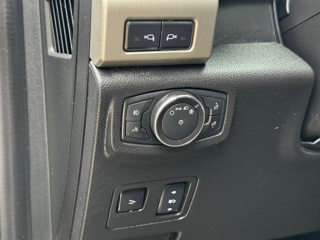 2017 Ford F-350 Super Duty Lariat 4x4 4dr Crew Cab 8 ft. LB SRW Pickup | Houston, TX | Houston Auto Credit 2017 Ford F-350 Super Duty Lariat 4x4 4dr Crew Cab 8 ft. LB SRW Pickup | Houston, TX | Houston Auto Credit