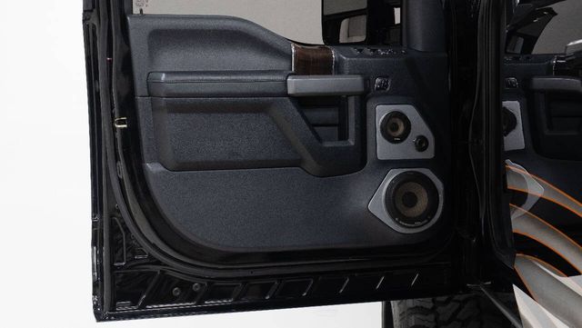 2017 Ford F-350 Super Duty Platinum 4x4 4dr Crew Cab 8 ft. LB DRW Pickup | Houston, TX | Houston Auto Credit