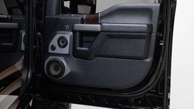 2017 Ford F-350 Super Duty Platinum 4x4 4dr Crew Cab 8 ft. LB DRW Pickup | Houston, TX | Houston Auto Credit