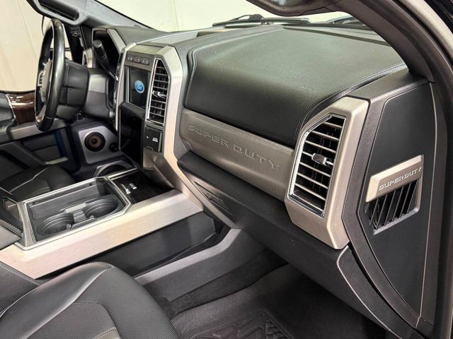 2017 Ford F-350 Super Duty Platinum 4x4 4dr Crew Cab 8 ft. LB DRW Pickup | Houston, TX | Houston Auto Credit