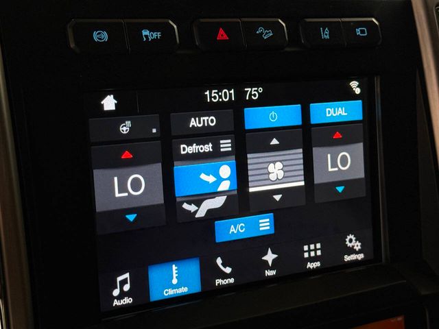 2017 Ford F-350 Super Duty Platinum 4x4 4dr Crew Cab 8 ft. LB DRW Pickup | Houston, TX | Houston Auto Credit