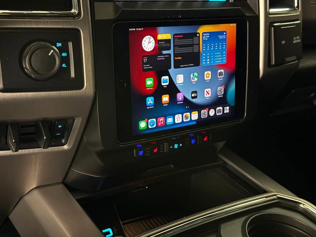 2017 Ford F-350 Super Duty Platinum 4x4 4dr Crew Cab 8 ft. LB DRW Pickup | Houston, TX | Houston Auto Credit