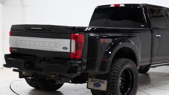 2017 Ford F-350 Super Duty Platinum 4x4 4dr Crew Cab 8 ft. LB DRW Pickup | Houston, TX | Houston Auto Credit