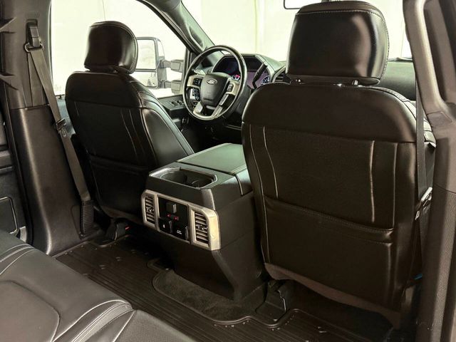 2017 Ford F-350 Super Duty Platinum 4x4 4dr Crew Cab 8 ft. LB DRW Pickup | Houston, TX | Houston Auto Credit