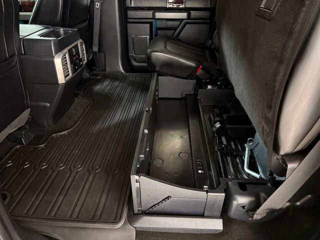 2017 Ford F-350 Super Duty Platinum 4x4 4dr Crew Cab 8 ft. LB DRW Pickup | Houston, TX | Houston Auto Credit