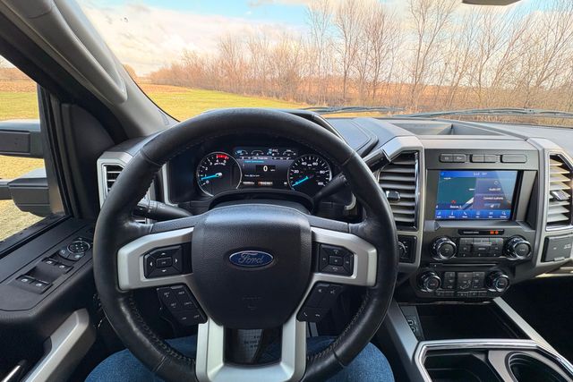 2017 Ford F-350 Super Duty Lariat | Roscoe, IL | Autoland Outlets