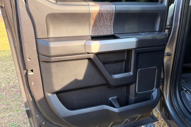 2017 Ford F-350 Super Duty Lariat | Roscoe, IL | Autoland Outlets 2017 Ford F-350 Super Duty Lariat | Roscoe, IL | Autoland Outlets