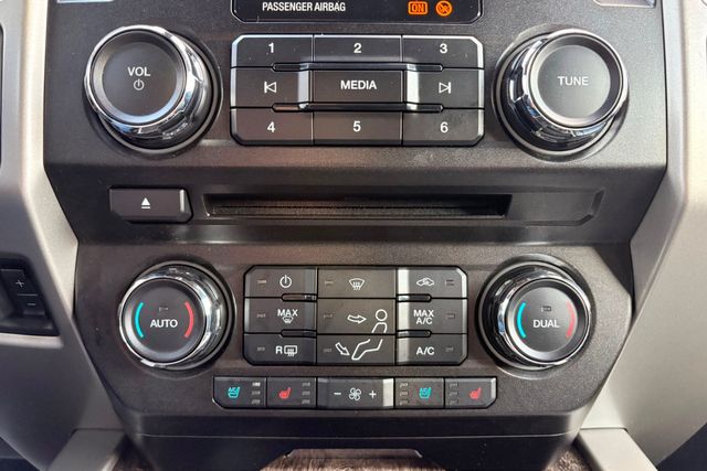 2017 Ford F-350 Super Duty Lariat | Roscoe, IL | Autoland Outlets 2017 Ford F-350 Super Duty Lariat | Roscoe, IL | Autoland Outlets