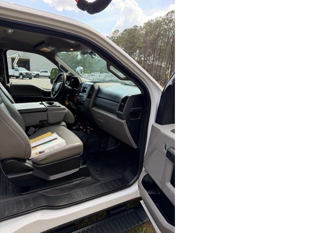 2017 Ford F-550 4x4 Super Duty Altec AT-40G