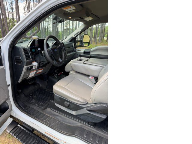 2017 Ford F-550 4x4 Super Duty Altec AT-40G