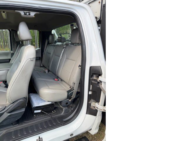 2017 Ford F-550 4x4 Super Duty Altec AT-40G