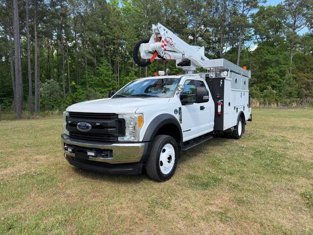 2017 Ford F-550 4x4 Super Duty Altec AT-40G