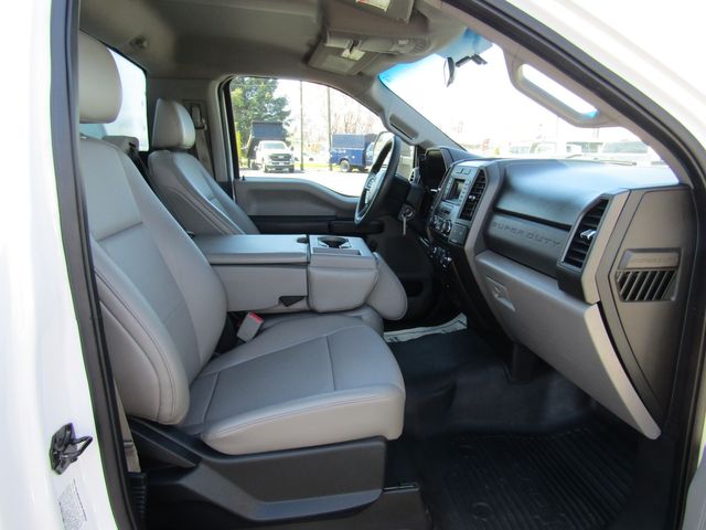 2017 Ford F450 12' Box Truck 2wd with Lift Gate