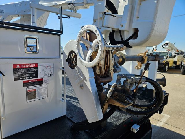 2017 Ford F550 ALTEC AT37G 4X4 42FT BUCKET TRUCK 6.7 POWERSTROKE CABLE REEL PULLER | Irving, TX | Pinnacle Trucks