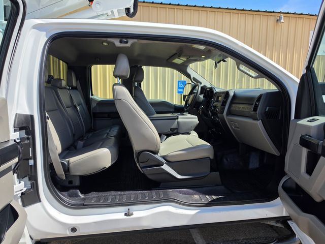 2017 Ford F550 TELESCOPING AND ARTICULATING BUCKET TRUCK DURALIFT DTAXS39 44FT REACH | Irving, TX | Pinnacle Trucks 2017 Ford F550 TELESCOPING AND ARTICULATING BUCKET TRUCK DURALIFT DTAXS39 44FT REACH | Irving, TX | Pinnacle Trucks