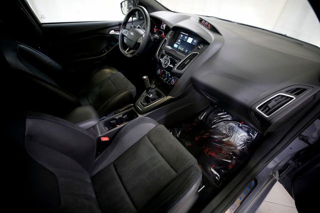 2017 Ford Focus RS | Burbank, California | MDK International 2017 Ford Focus RS | Burbank, California | MDK International