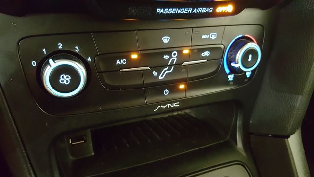 2017 Ford Focus SE | Carrollton, TX | Legend Motorcars of Carrollton 2017 Ford Focus SE | Carrollton, TX | Legend Motorcars of Carrollton