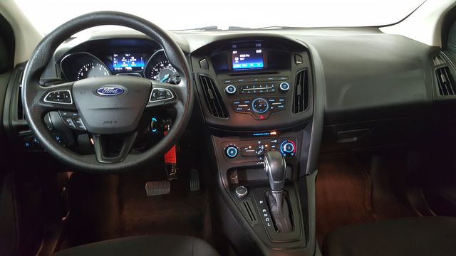 2017 Ford Focus SE | Carrollton, TX | Legend Motorcars of Carrollton 2017 Ford Focus SE | Carrollton, TX | Legend Motorcars of Carrollton