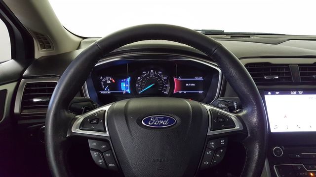 2017 Ford Fusion SE | Carrollton, TX | Legend Motorcars of Carrollton