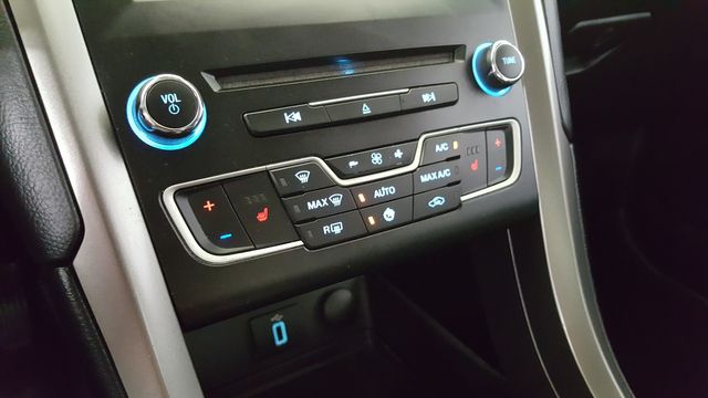 2017 Ford Fusion SE | Carrollton, TX | Legend Motorcars of Carrollton