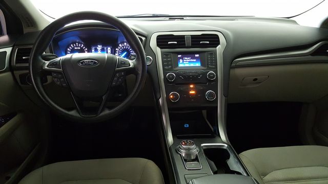 2017 Ford Fusion SE | Carrollton, TX | Legend Motorcars of Carrollton