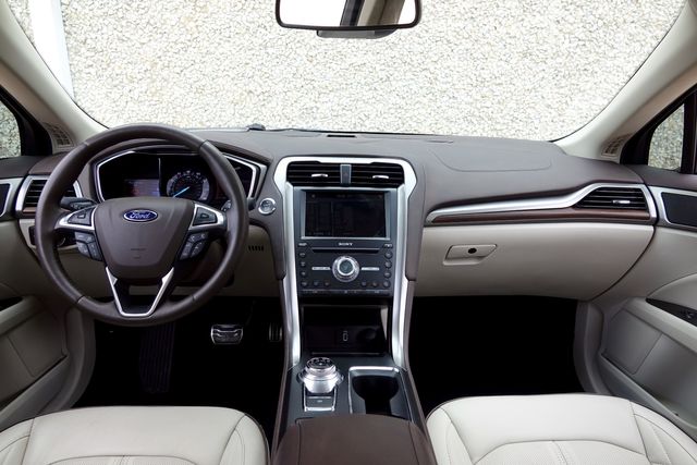 2017 Ford Fusion Platinum * 1-OWNER * 33k Miles * SUNROOF * Loaded!