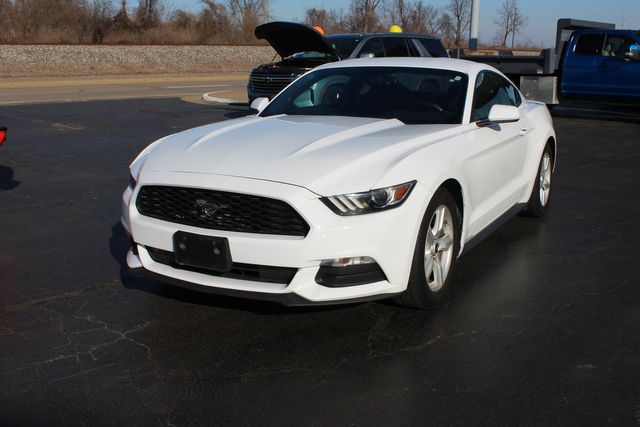 2017 Ford Mustang V6 | Granite City, Illinois | MasterCars Company Inc. 2017 Ford Mustang V6 | Granite City, Illinois | MasterCars Company Inc.