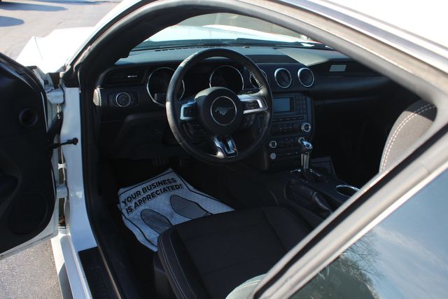 2017 Ford Mustang V6 | Granite City, Illinois | MasterCars Company Inc. 2017 Ford Mustang V6 | Granite City, Illinois | MasterCars Company Inc.