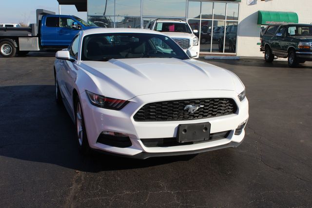 2017 Ford Mustang V6 | Granite City, Illinois | MasterCars Company Inc. 2017 Ford Mustang V6 | Granite City, Illinois | MasterCars Company Inc.