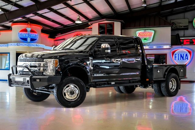 2017 Ford Super Duty F-350 DRW Pickup Lariat | Addison, TX | Mr Car Guys