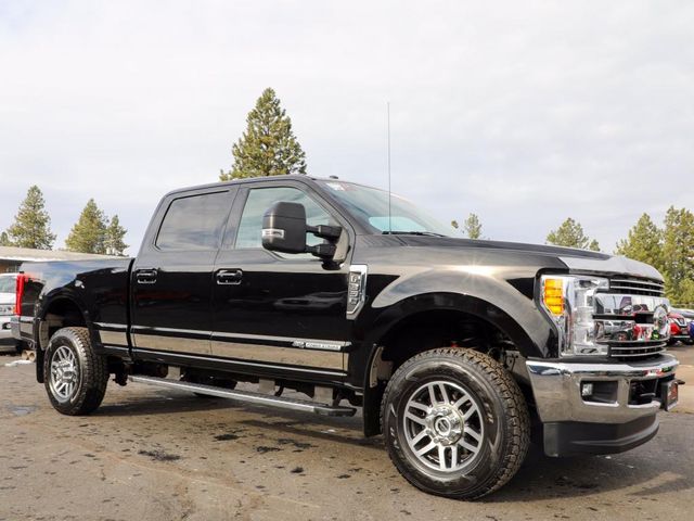 2017 Ford Super Duty F-350 SRW Pickup Lariat