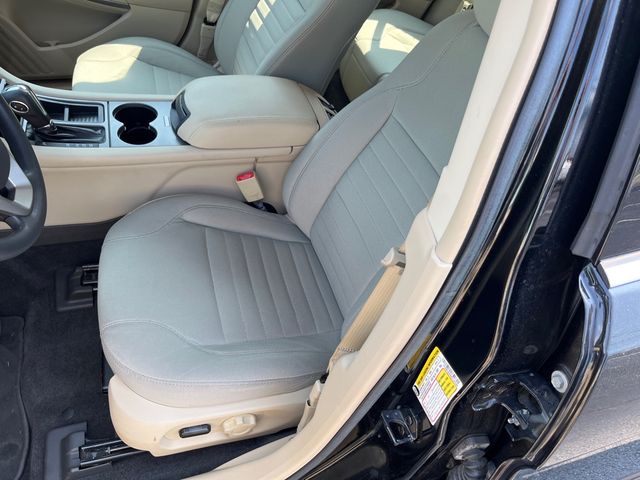 2017 Ford Taurus SE | RICHMOND, VA | TK HUGHES 2017 Ford Taurus SE | RICHMOND, VA | TK HUGHES