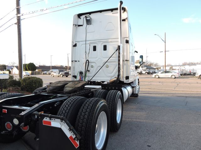2017 Freightliner Cascadia  Sleeper