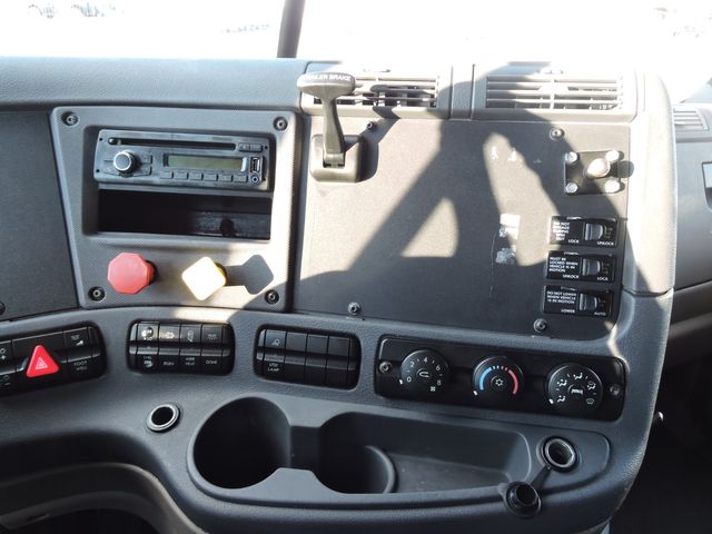 2017 Freightliner Cascadia  Sleeper