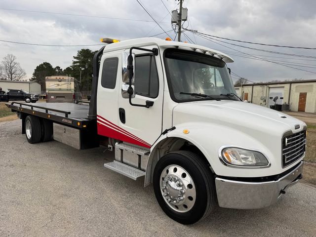 2017 Freightliner M-106