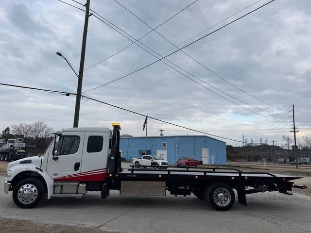 2017 Freightliner M-106